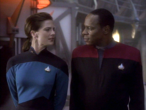 Sisko and Jadzia on the Promenade