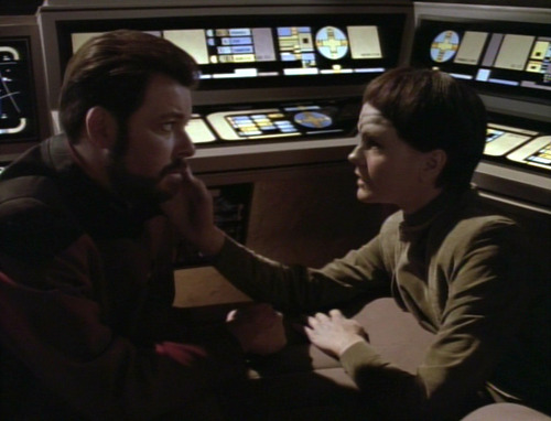 Soren touches Riker's face in the shuttle