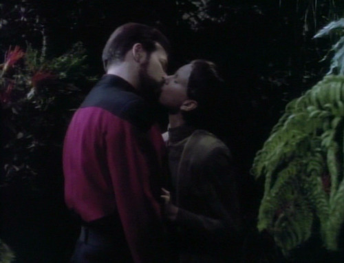 Riker and Soren kiss