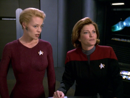 Seven and Janeway in Astrometrics, looking unimpressed