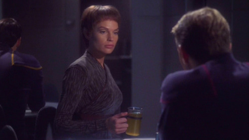 Trip talks to T'Pol in the mess hall