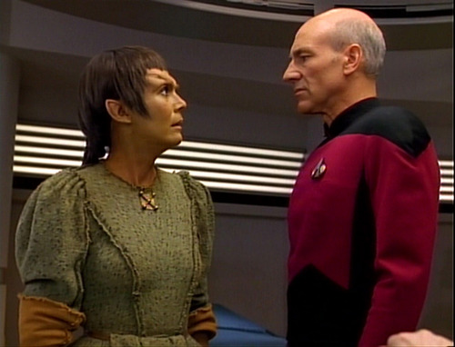 Nuria and Picard on the Enterprise