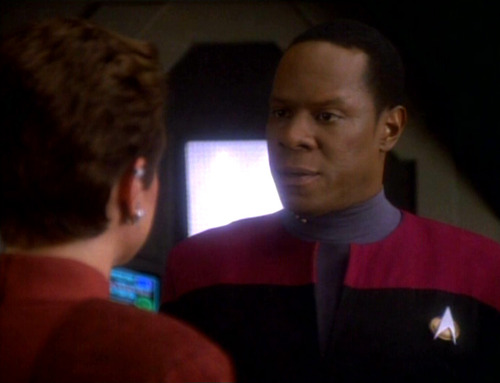 Sisko talks to Kira