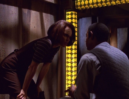 B'Elanna tries to convince Tuvok they need to escape prison