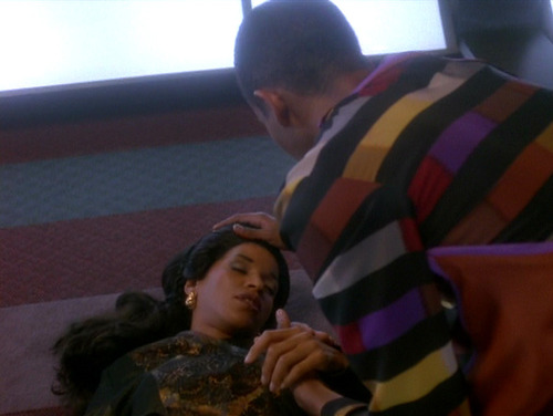 Jake touches Mirror Jennifer Sisko's head after she dies