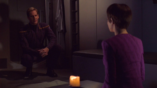 Archer sits with T'Pol in her quarters