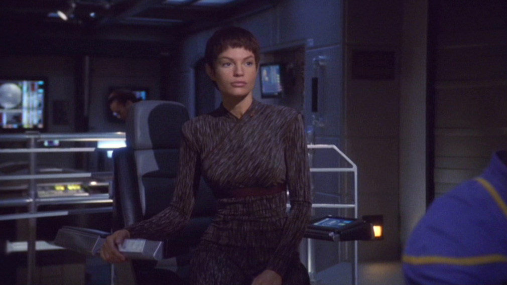 T'Pol in the Captain's Chair