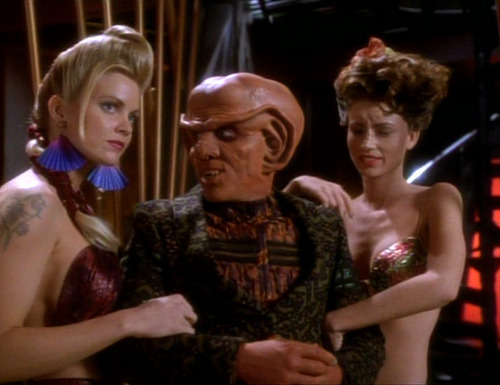 Quark with two beautiful women on his arm