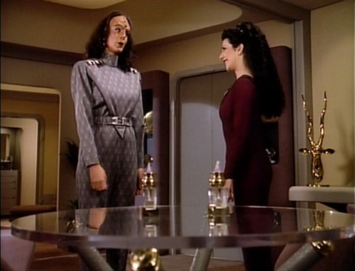 K'Ehleyr and Troi talk in "The Emissary"