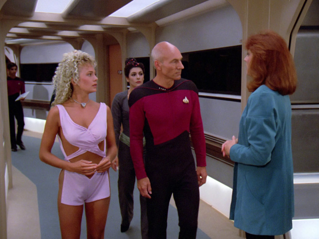 Picard and Curlz talk to Crusher