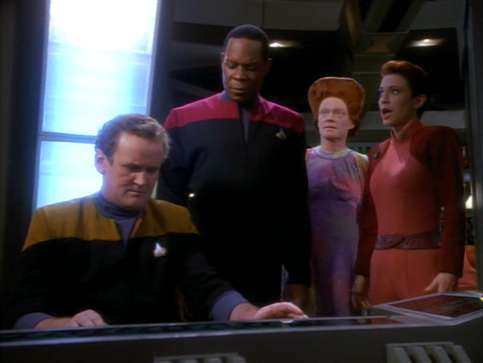 O'Brien works in Ops with Sisko, Haneek and Kira behind him