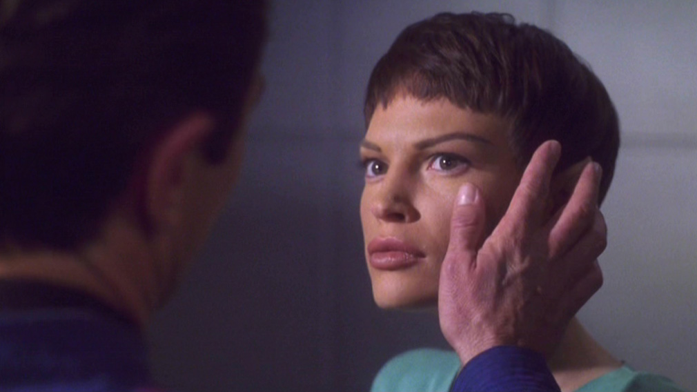 Reed touches T'Pol's face