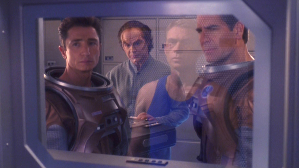 Trip in the decon chamber, being observed by Reed, Phlox and Archer
