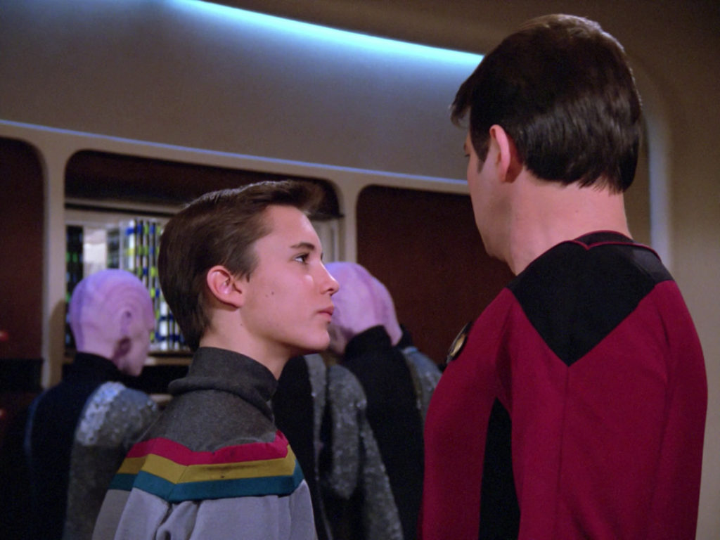 Riker explains the Binars to Wesley